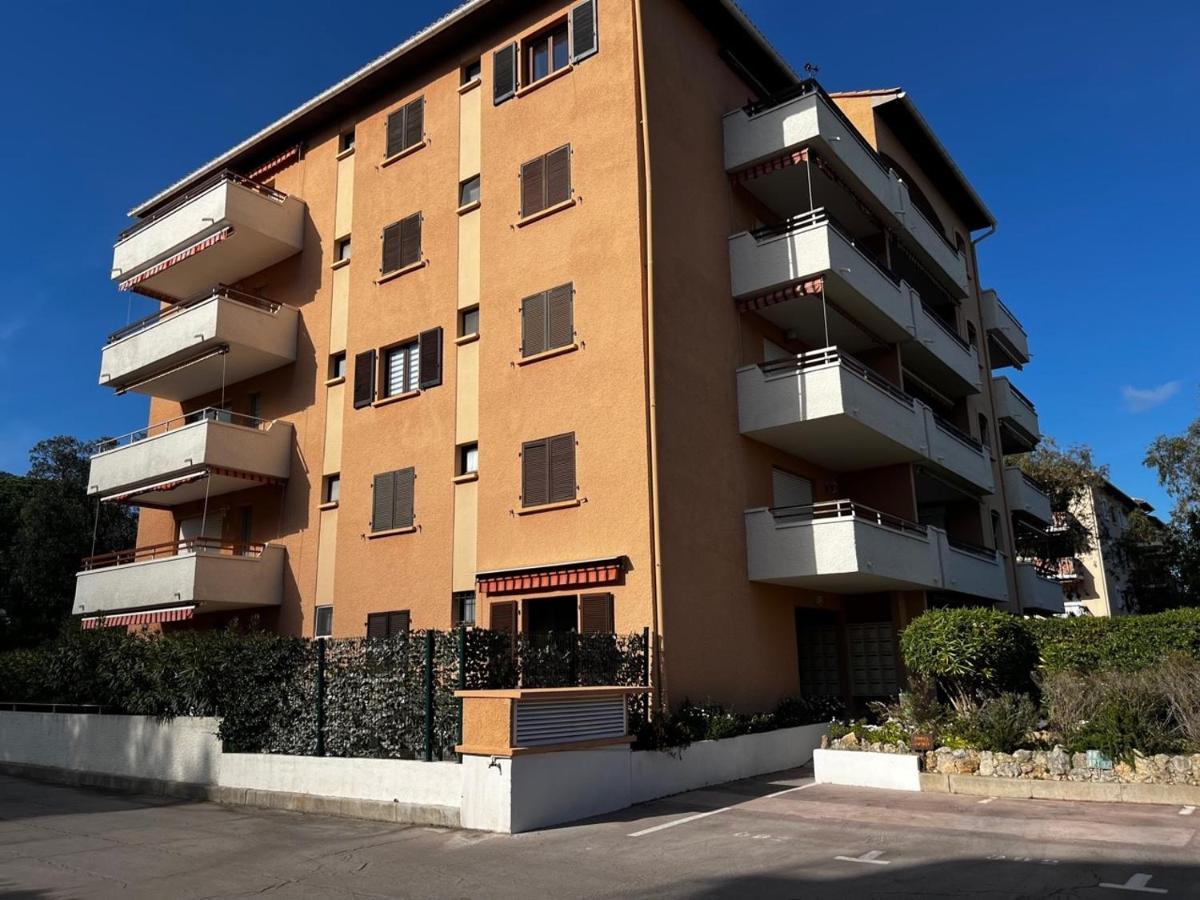 Joli Studio Ensolleille Cavalaire-sur-Mer Eksteriør billede